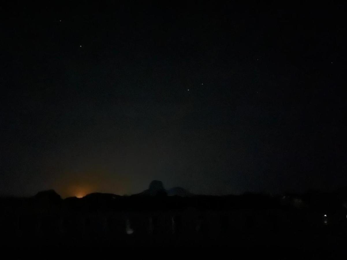 One More Night Hostel Sigiriya Bagian luar foto